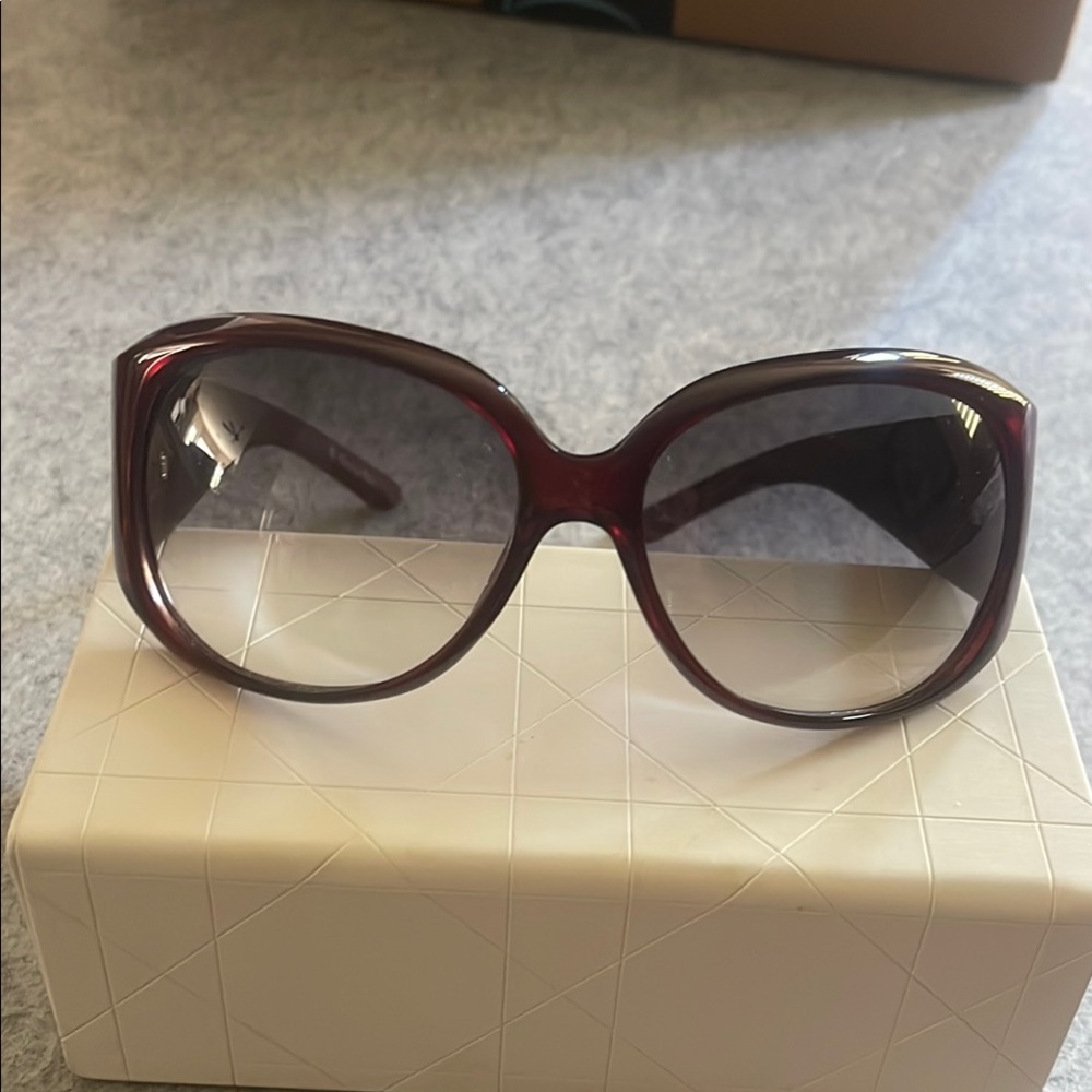 Women's Oversized Gradient Lens Sunglasses - Burgundy